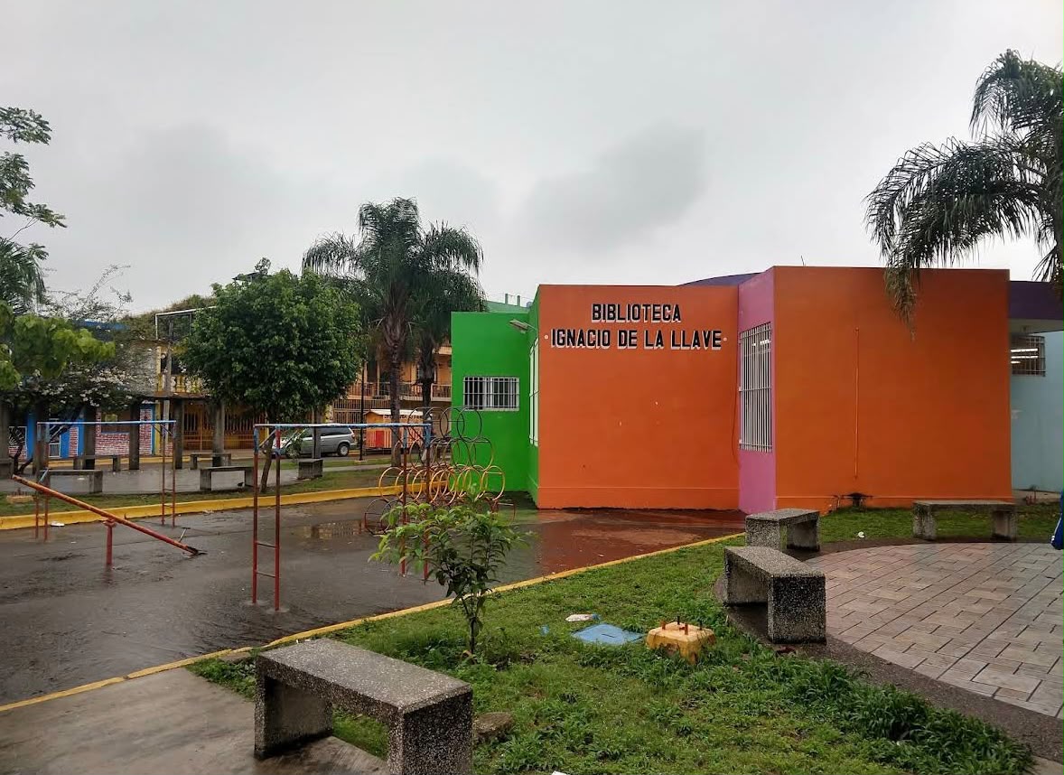 Fachada de Biblioteca Ignacio de la Llave